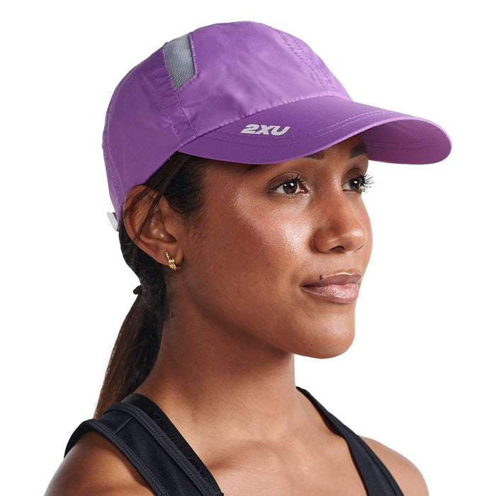 2XU Gorra Run Broche Thistle