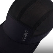 Gorra running 2XU Light Speed Black Silver Reflective con logos reflectivos