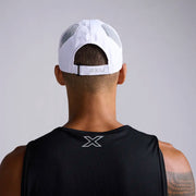2XU Gorra Run Broche White