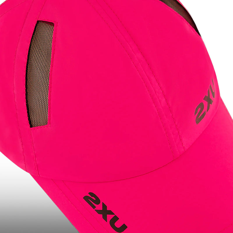 2XU Gorra Run Fuchsia Black