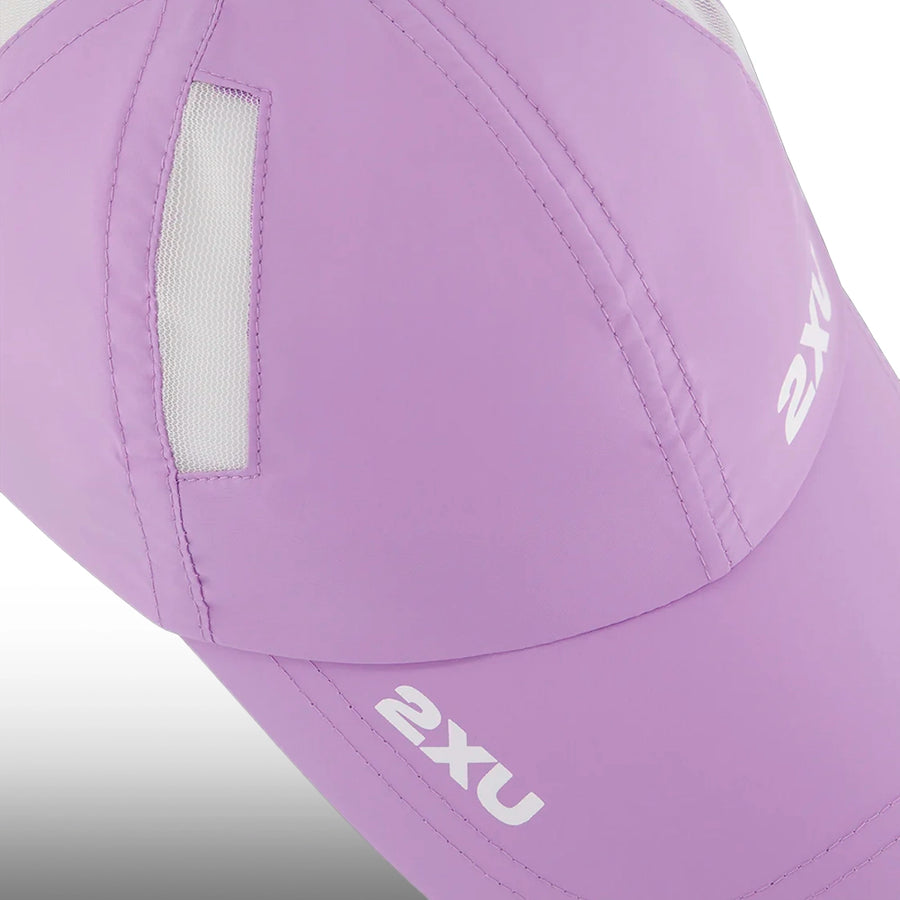 2XU Gorra Run Lavender White