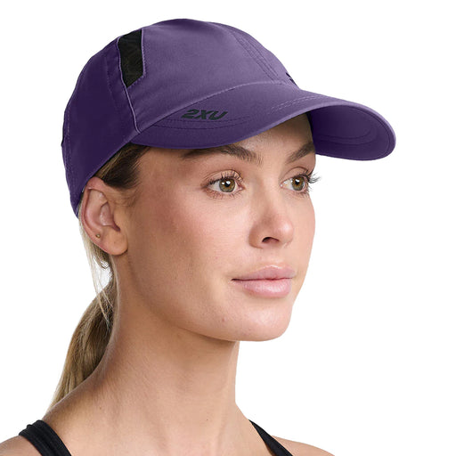 2XU Gorra Run Uva