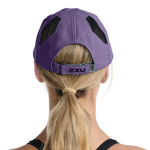 2XU Gorra Run Uva