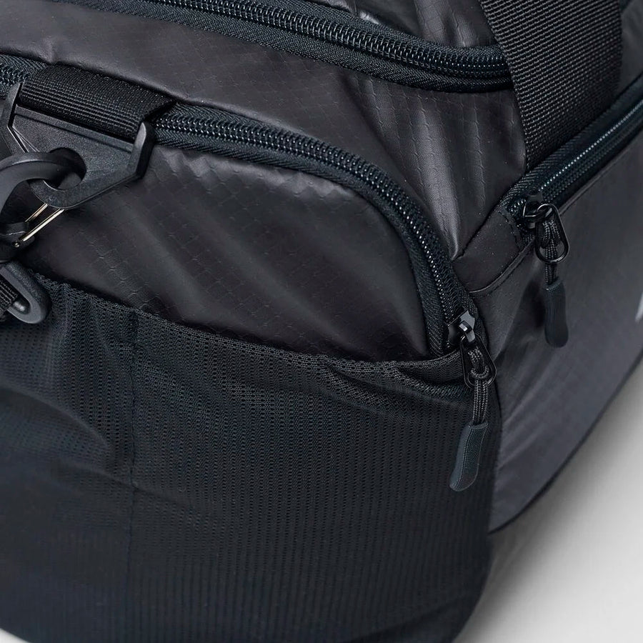 2XU Maleta GYM 60L Black