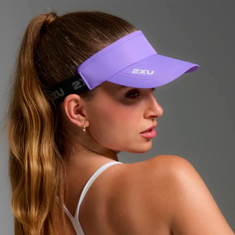 2XU Visera Performance Elastico Grape Fizz