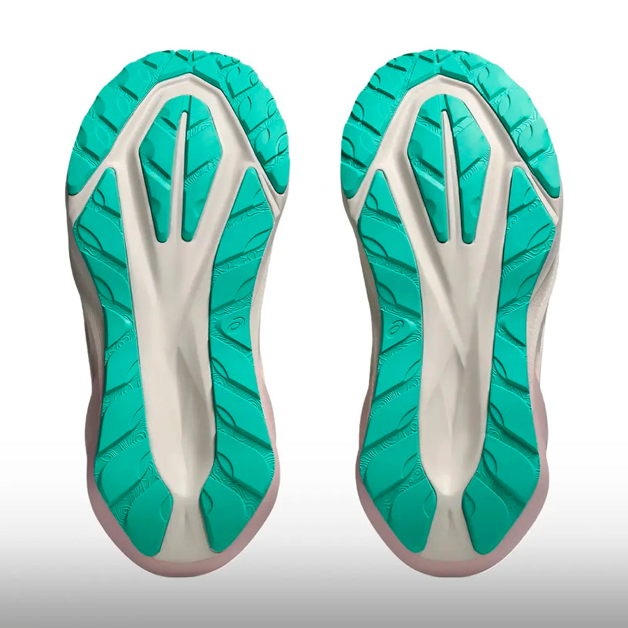 Asics Novablast 5 TR Mujer Light Dust Cacti