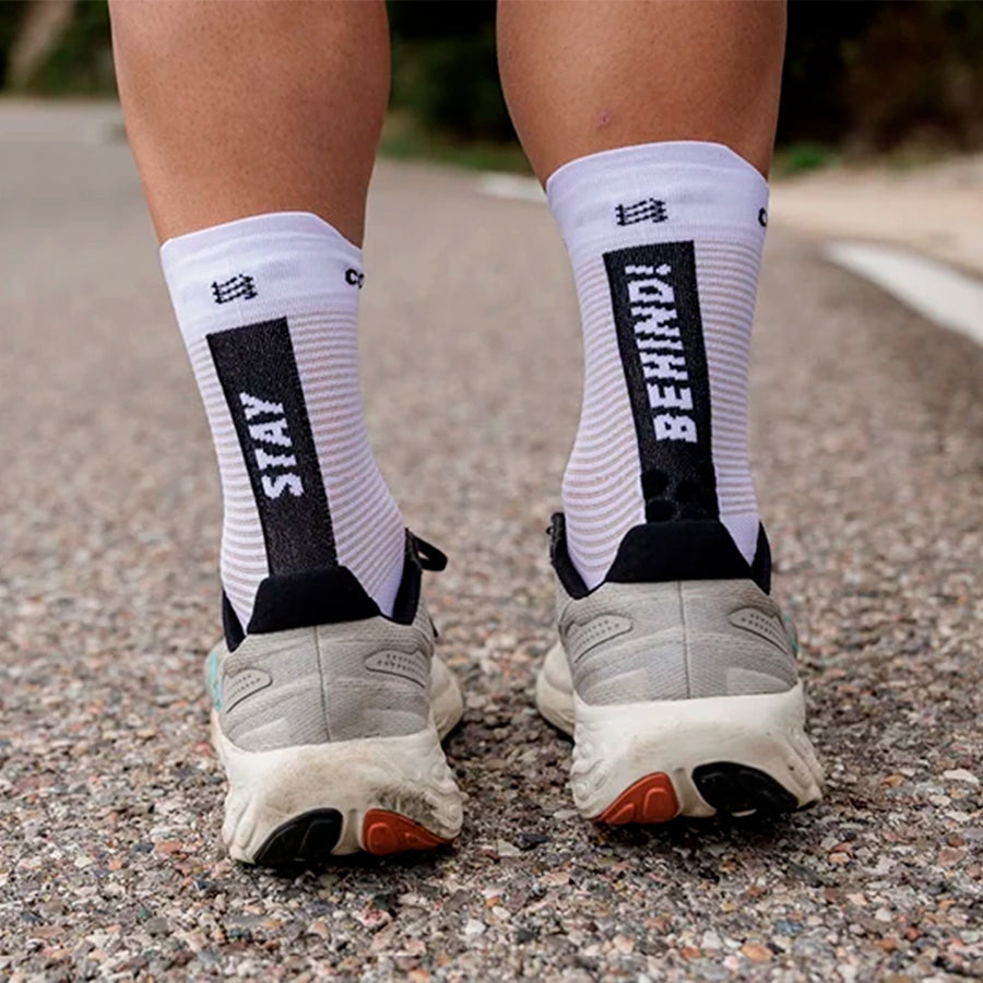 Compressport Pro Racing Socks V4.0 Run High Stay Behind Black