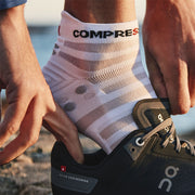 Compressport Pro Racing Socks V4.0 Ultralight Run Low White Fluo Red Black