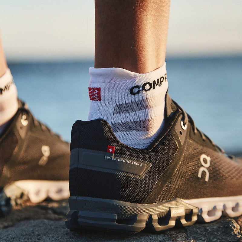 Compressport Pro Racing Socks V4.0 Ultralight Run Low White Fluo Red Black