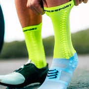 Compressport Pro Racing Socks v4.0 Bike White Safe Yellow