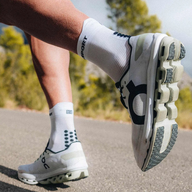 Compressport Pro Racing Socks v4.0 Run High White Black