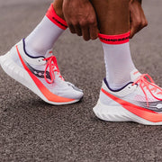 Compressport Pro Racing Socks v4.0 Run High White Fluo Red