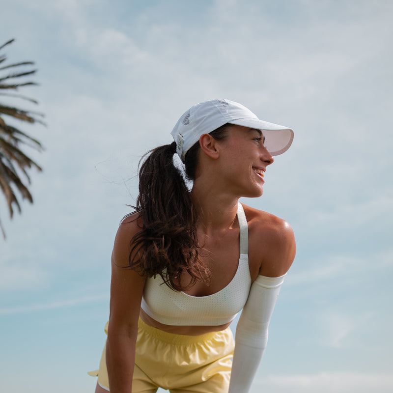 2XU Gorra Run Broche White