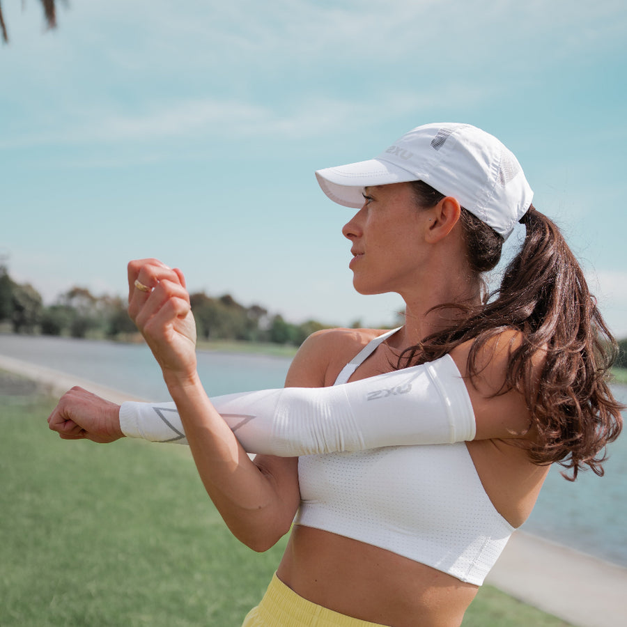 2XU Gorra Run Broche White