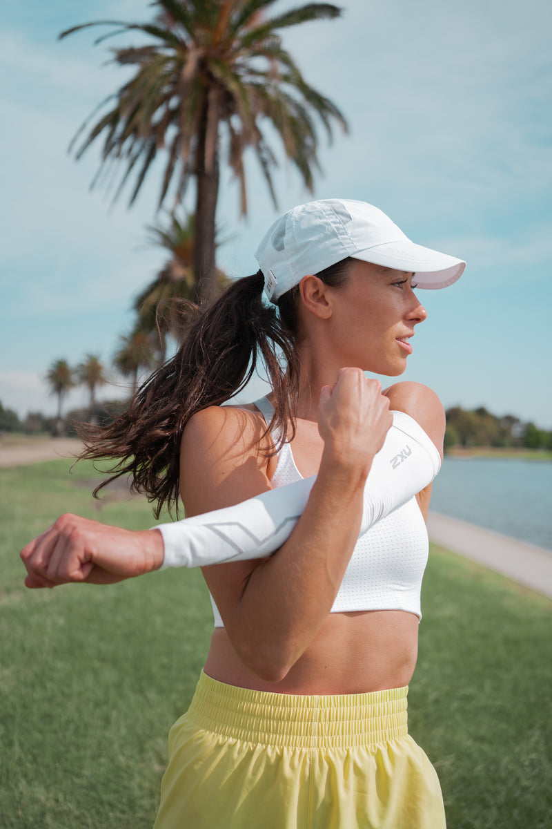 2XU Gorra Run Broche White