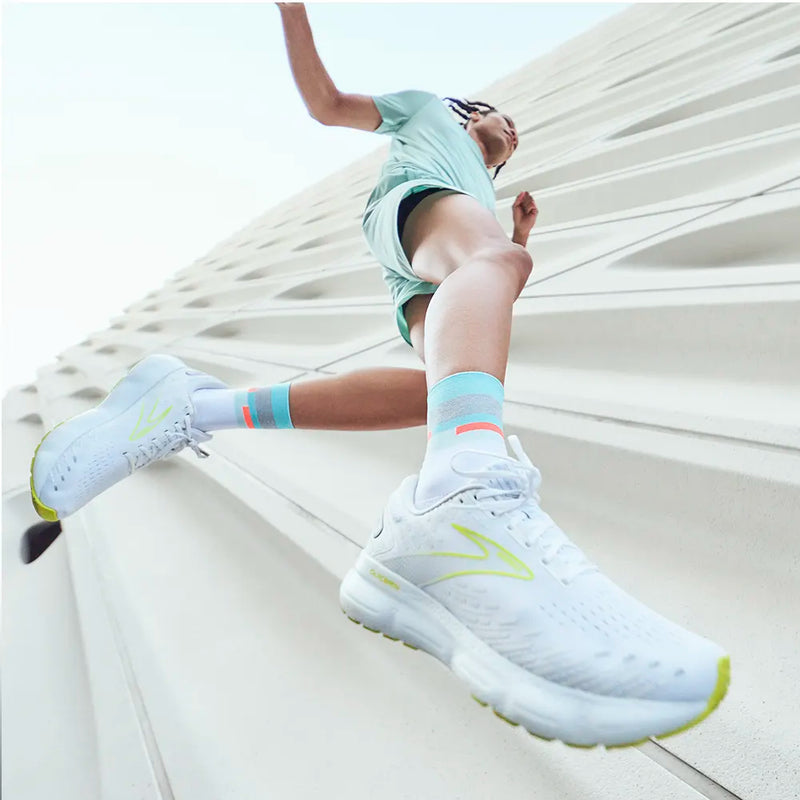 Feetures Elite Light Cushion Mini Crew Aquatic White