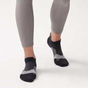 Feetures Elite Light Cushion No Show Tab Black