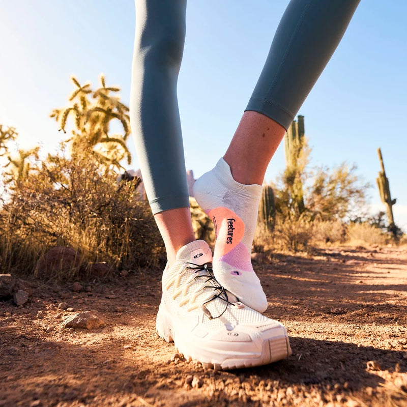 Feetures Elite Light Cushion No Show Tab Crisp Mint