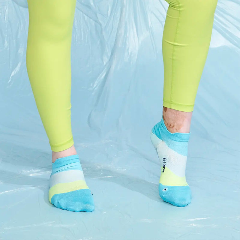 Feetures Elite Ultra Light No Show Tab Aqua Surf