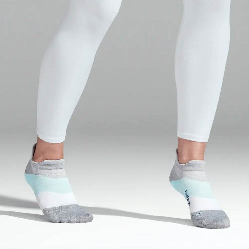 Feetures Elite Ultra Light No Show Tab Gray Sky