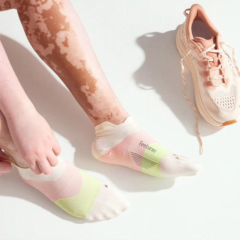 Feetures Elite Ultra Light No Show Tab Sandy Melon