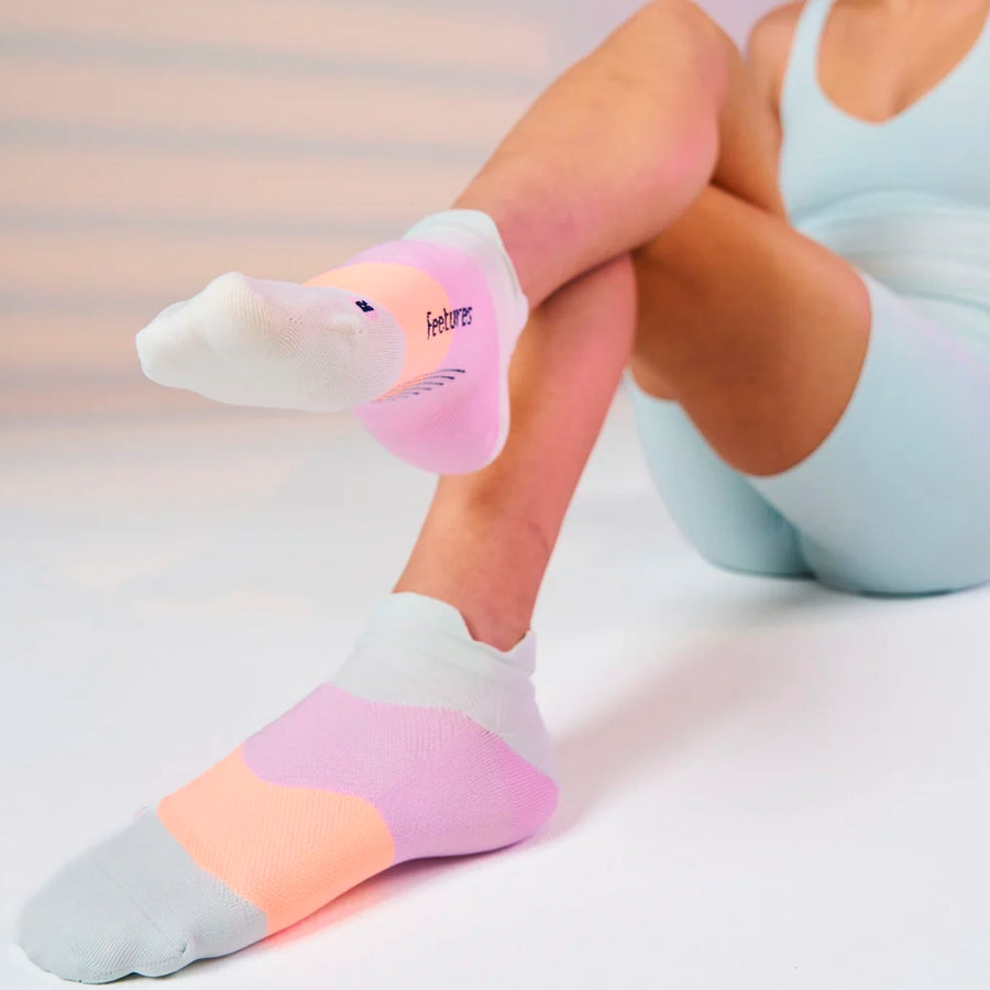 Feetures Elite Ultra Light No Show Tab Sock Crisp Mint