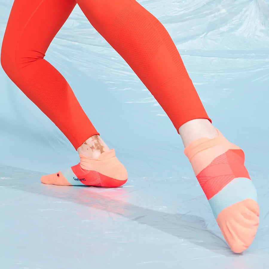 Feetures Elite Ultra Light No Show Tab Vibrant Reef