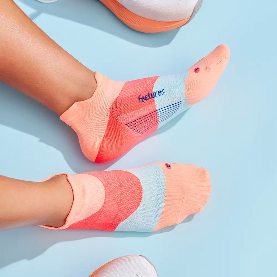 Feetures Elite Ultra Light No Show Tab Vibrant Reef