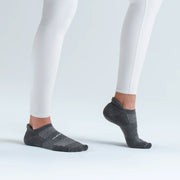 Feetures High Performance Ultra Light No Show Tab Heather Gray