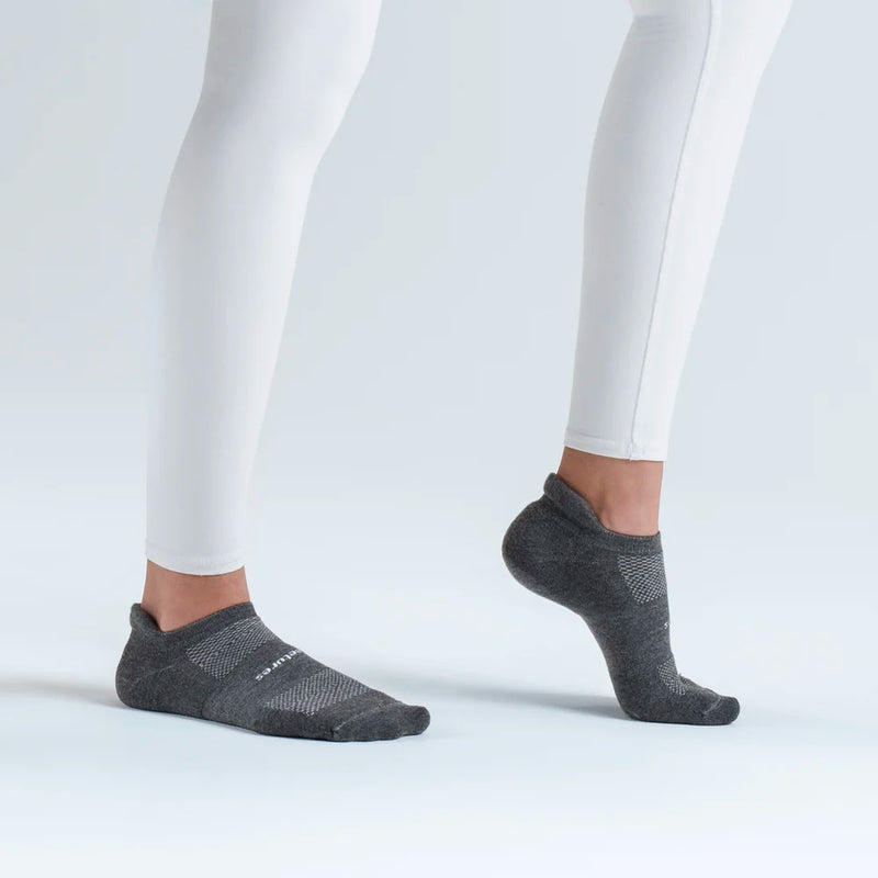 Feetures High Performance Ultra Light No Show Tab Heather Gray