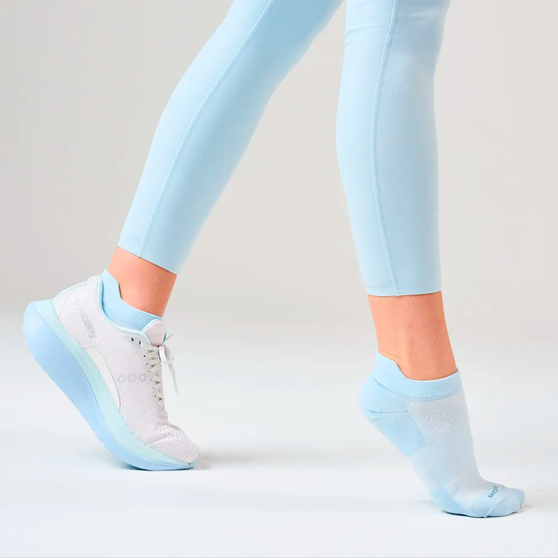 Feetures High Performance Ultra Light No Show Tab Sea Ice
