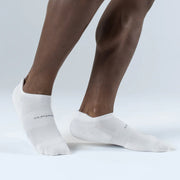 Feetures High Performance Ultra Light No Show Tab White