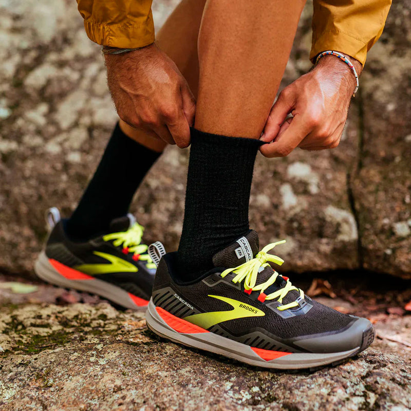 Feetures Merino 10 Max Cushion Mini Crew Charcoal