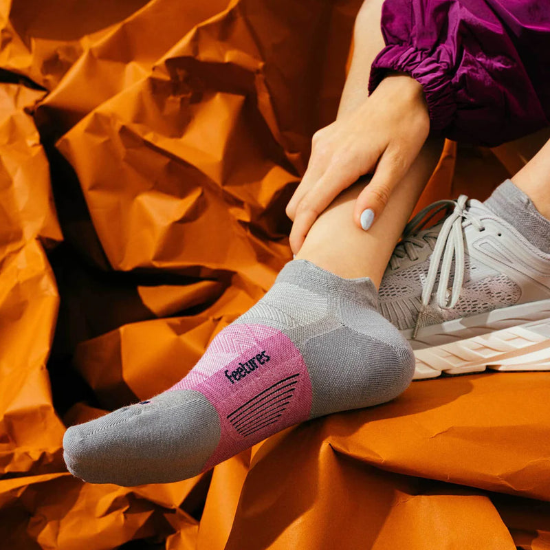 Feetures Merino 10 Ultra Light No Show Tab Amethyst Gray