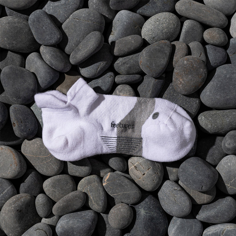 Feetures Merino 10 Ultra Light No Show Tab White