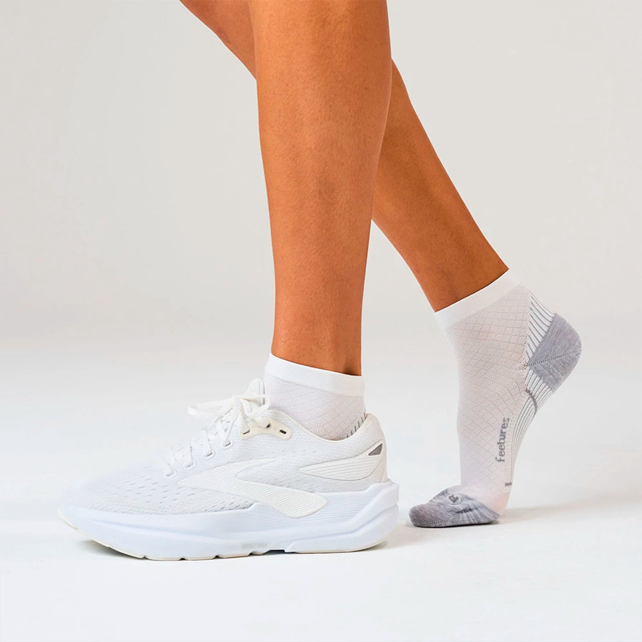 Feetures Plantar Fasciitis Support Light Cushion Quarter White