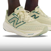 New Balance Fresh Foam X 1080 v14 Hombre Pale Moss New Spruce Linen