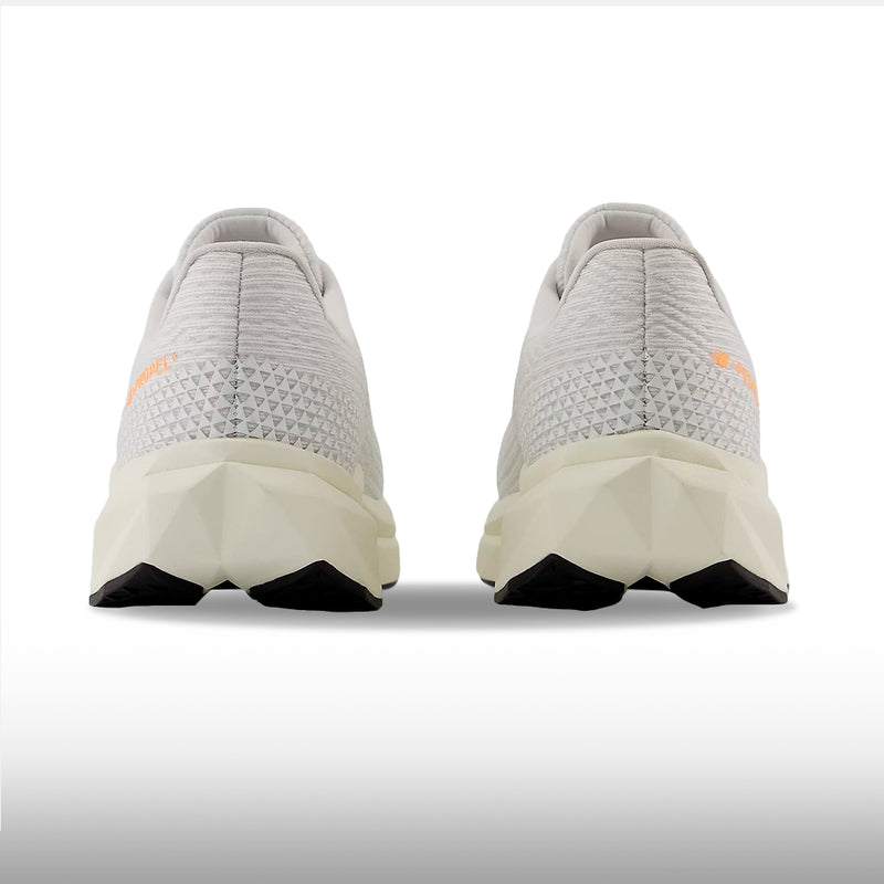 New Balance FuelCell Propel V5 Mujer White Hot Mango