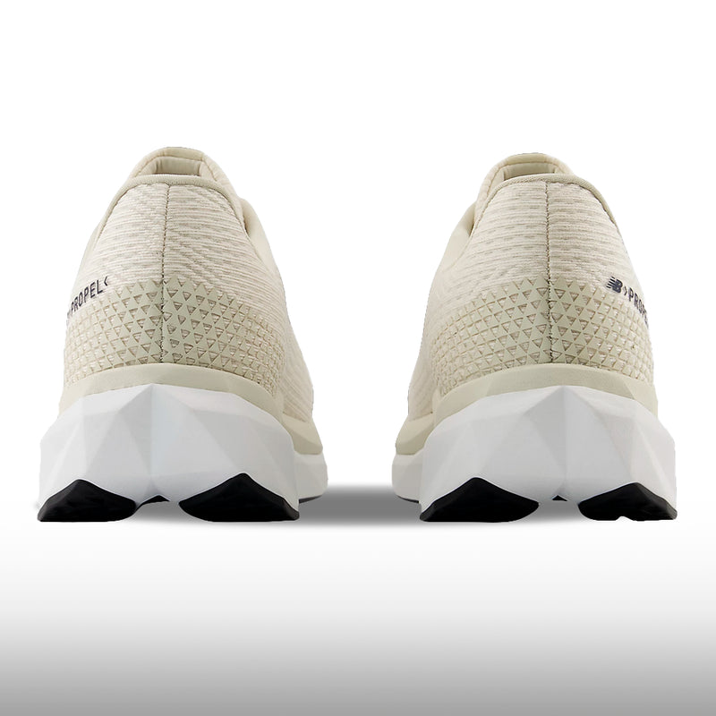 New Balance FuelCell Propel v5 Hombre Linen Navy Neo Flame