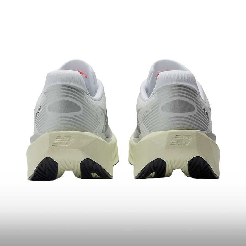 New Balance FuelCell Rebel v5 Mujer Raincloud White