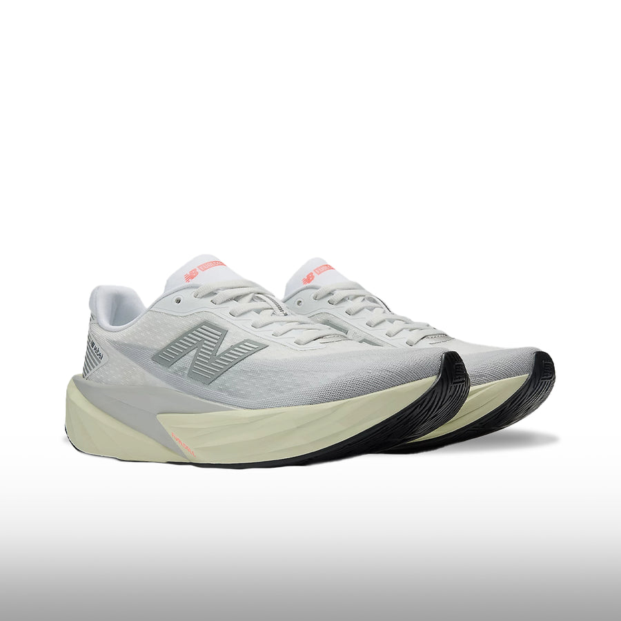 New Balance FuelCell Rebel v5 Mujer Raincloud White