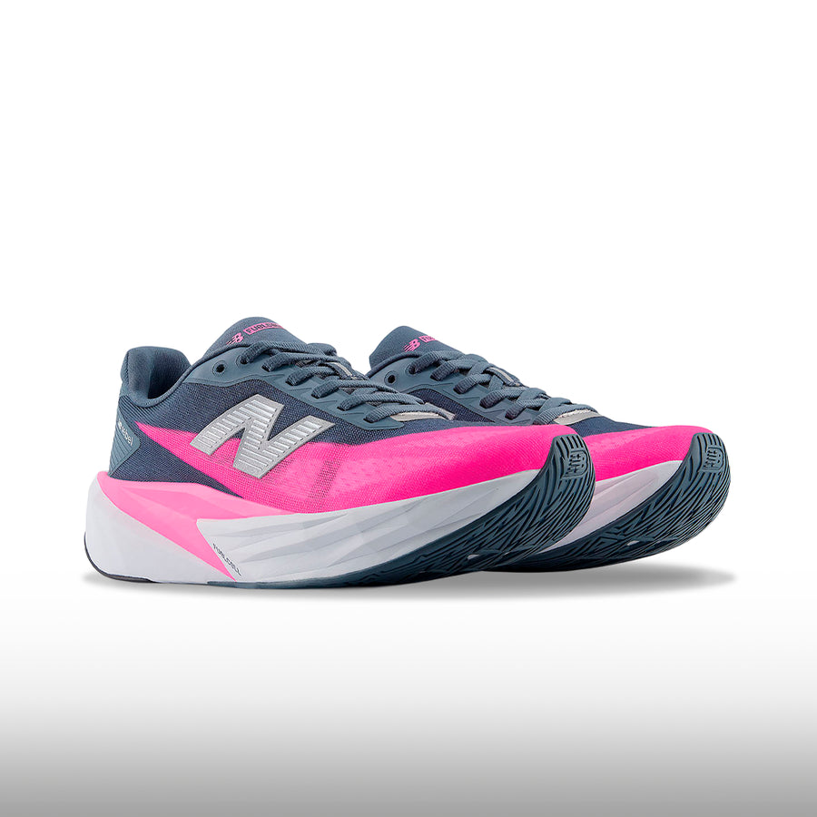 New Balance FuelCell Rebel v5 Mujer Shadow Blue Pink Heat