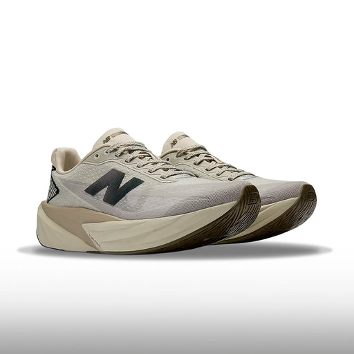 New Balance FuelCell Rebel v5 Mujer Shipyard Arid Stone