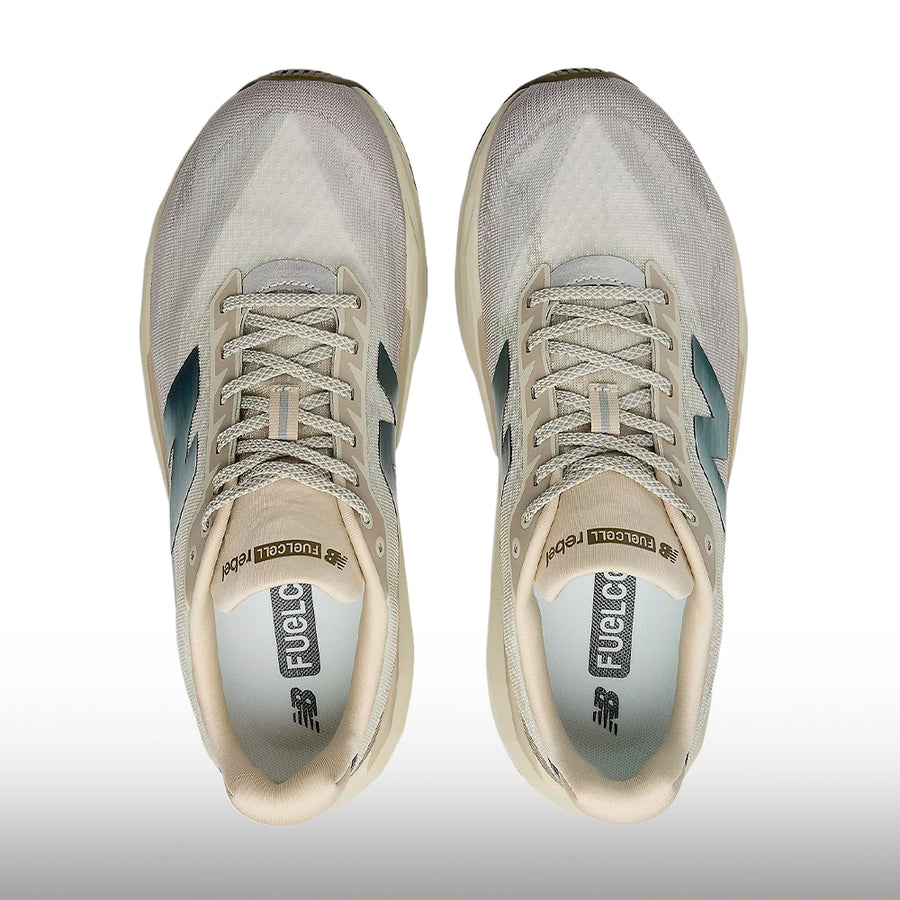 New Balance FuelCell Rebel v5 Mujer Shipyard Arid Stone