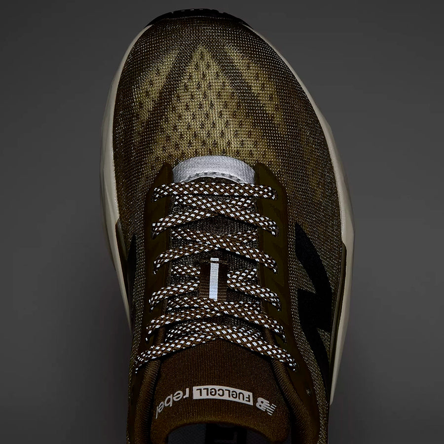 New Balance FuelCell Rebel v5 Mujer Woodland Shipyard