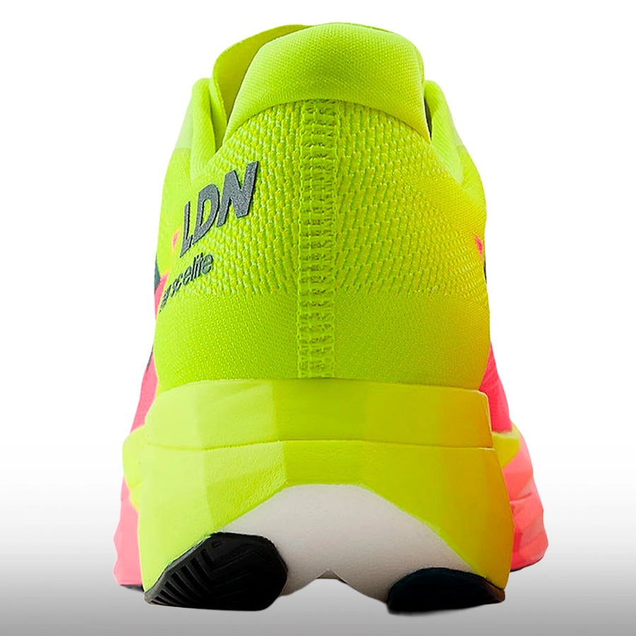 New Balance FuelCell SuperComp Elite v5 London Hombre Alkaline Green Pink Heat