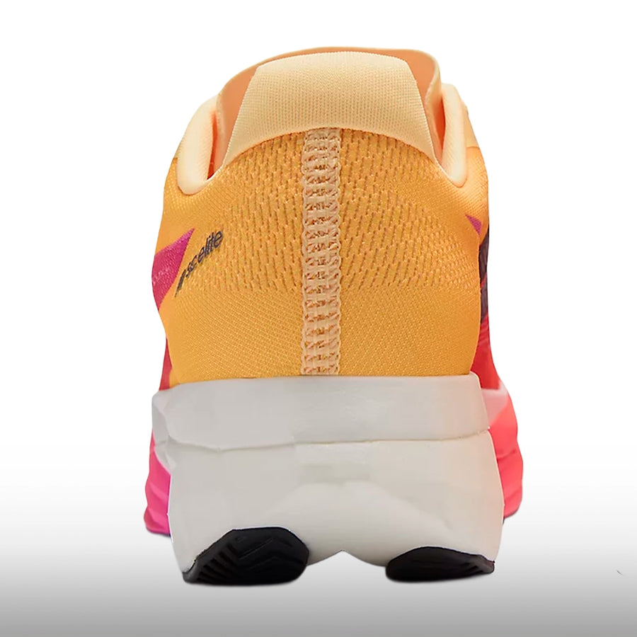 New Balance FuelCell SuperComp Elite v5 Mujer Tangerine Heat White Peach