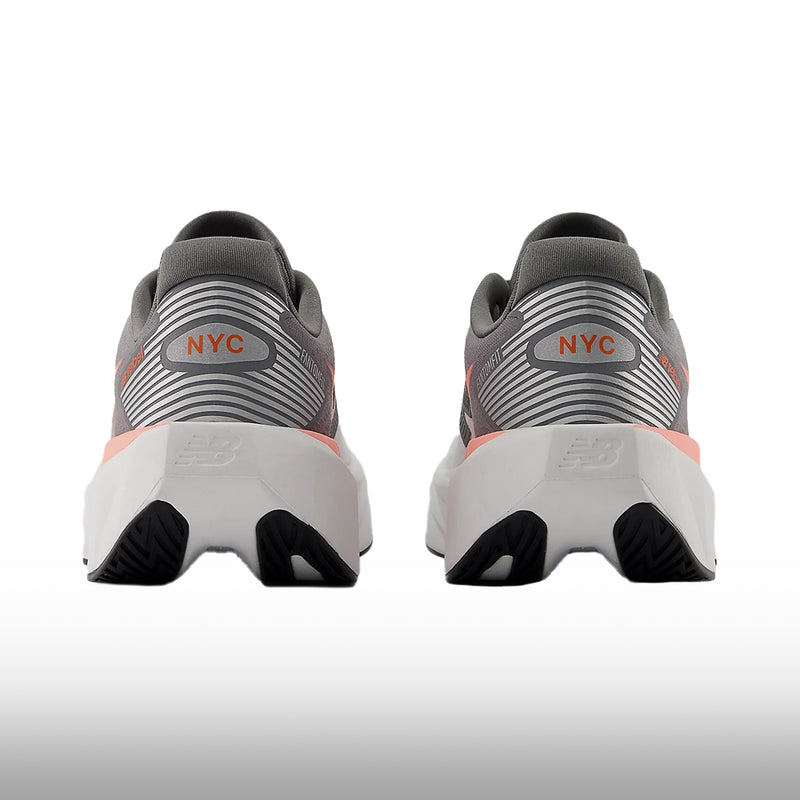 New Balance TCS NYC Marathon FuelCell Rebel v5 Mujer Grapefruit Grey Matter