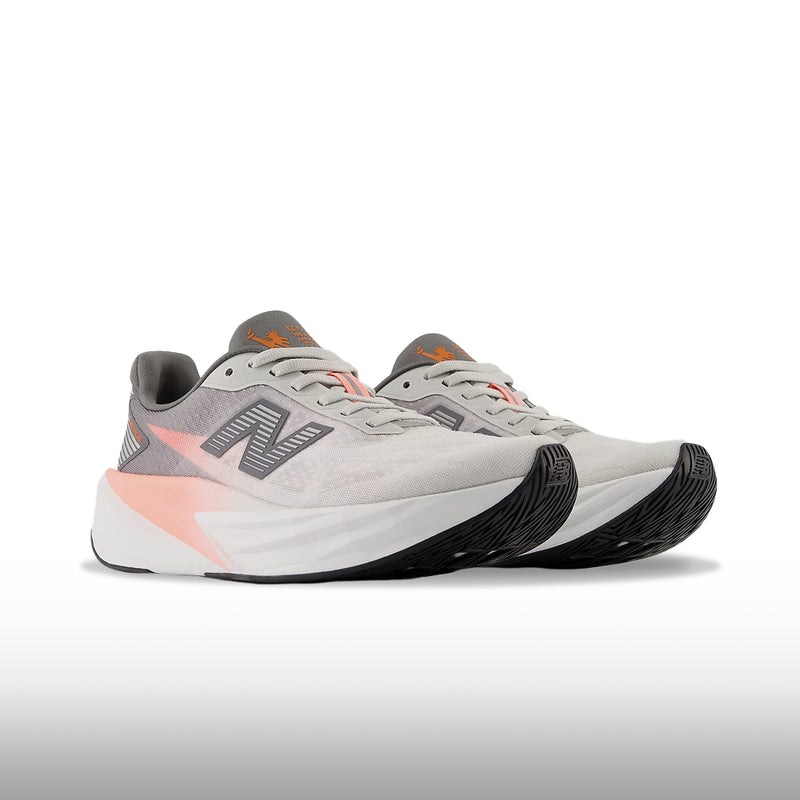 New Balance TCS NYC Marathon FuelCell Rebel v5 Mujer Grapefruit Grey Matter
