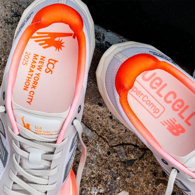 New Balance TCS NYC Marathon FuelCell SuperComp Elite v5 Hombre Grapefruit Grey Matter